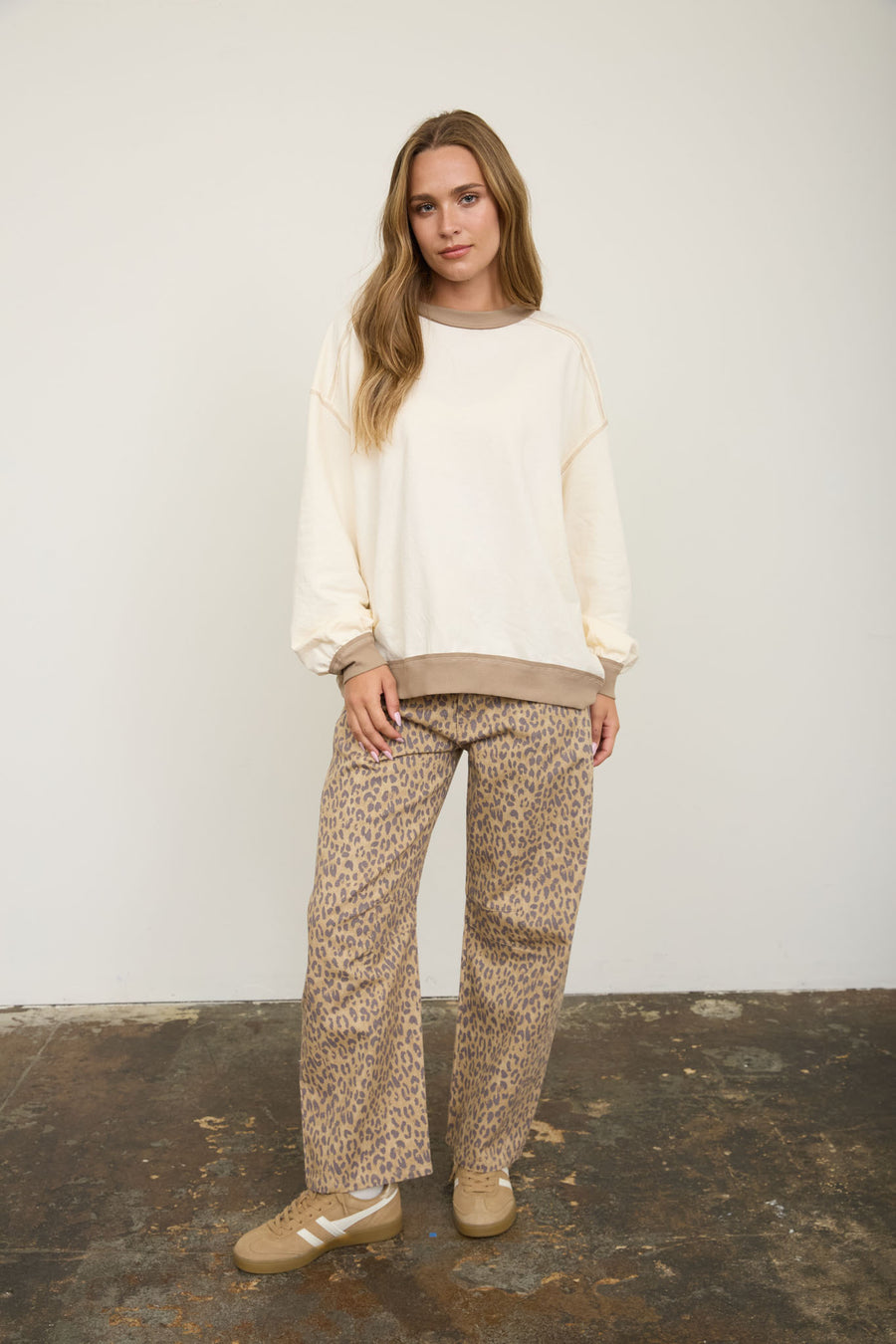 OATMEAL EXPOSED SEAM CONTRAST TRIM KNIT TOP