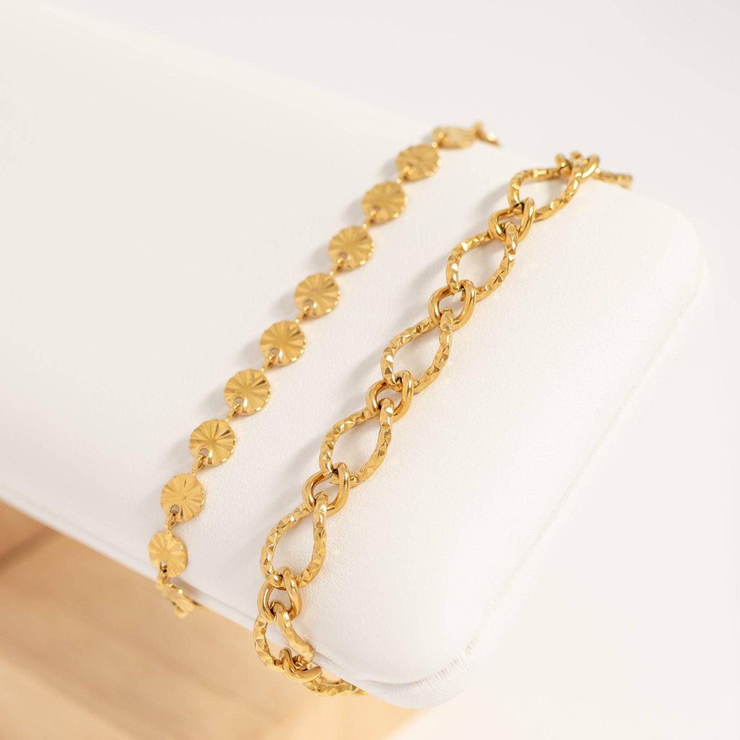 18K Gold PVD Stainless Steel Hammered Oval Chain Bracelet
