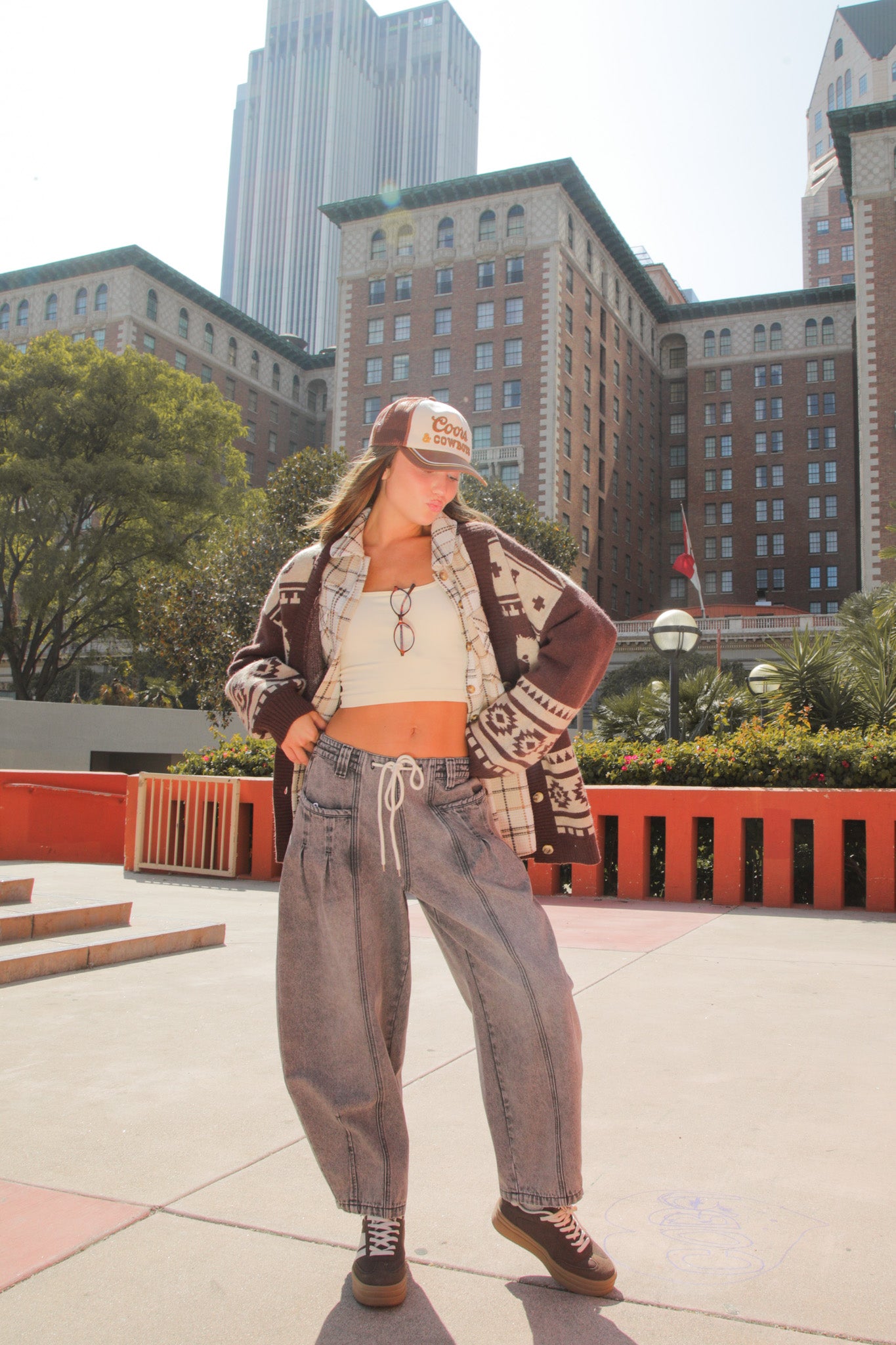 VERY JEAN Washed Denim Barrel Leg Pants Grey