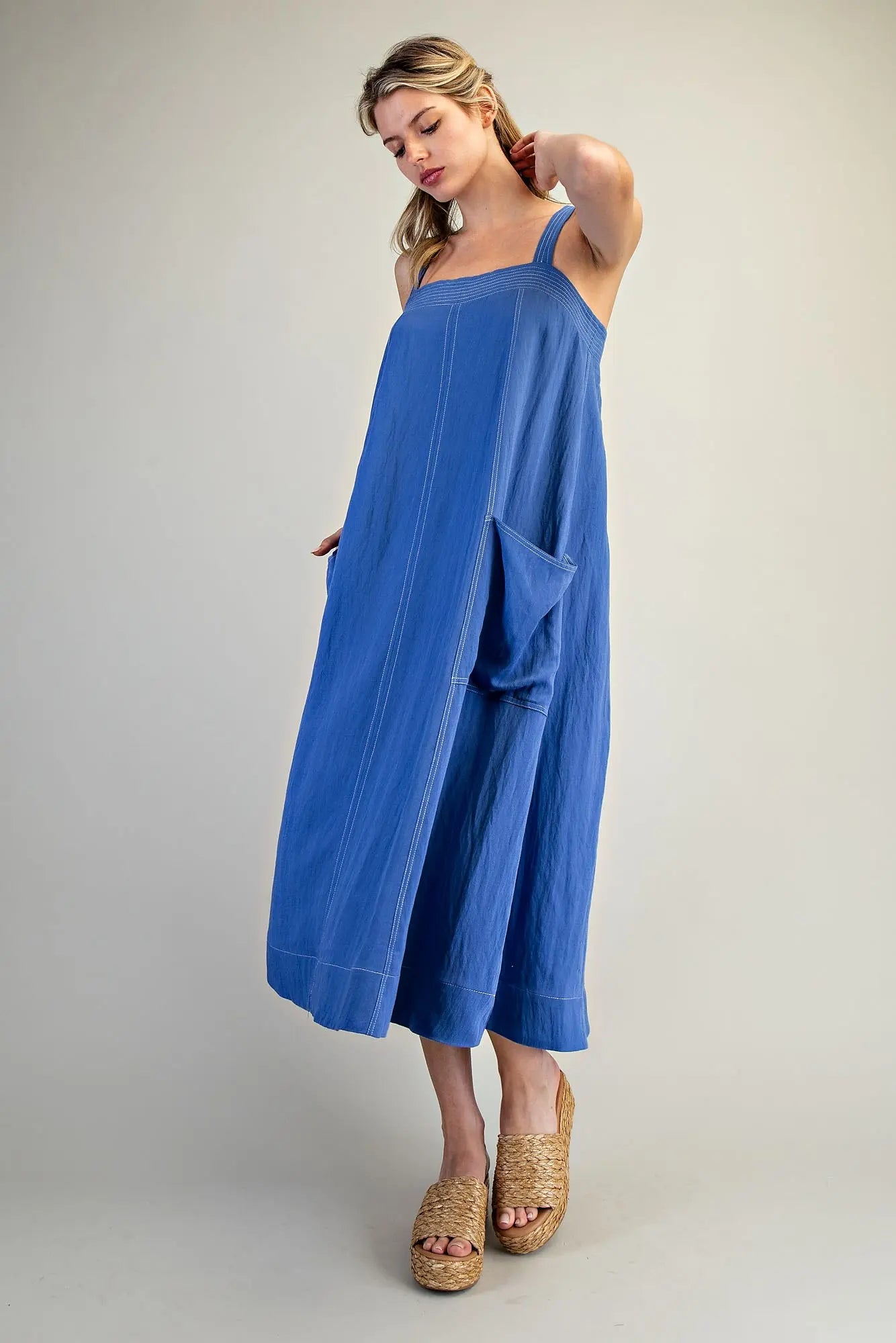 Contrasting Stitch Sleeveless Midi Dress