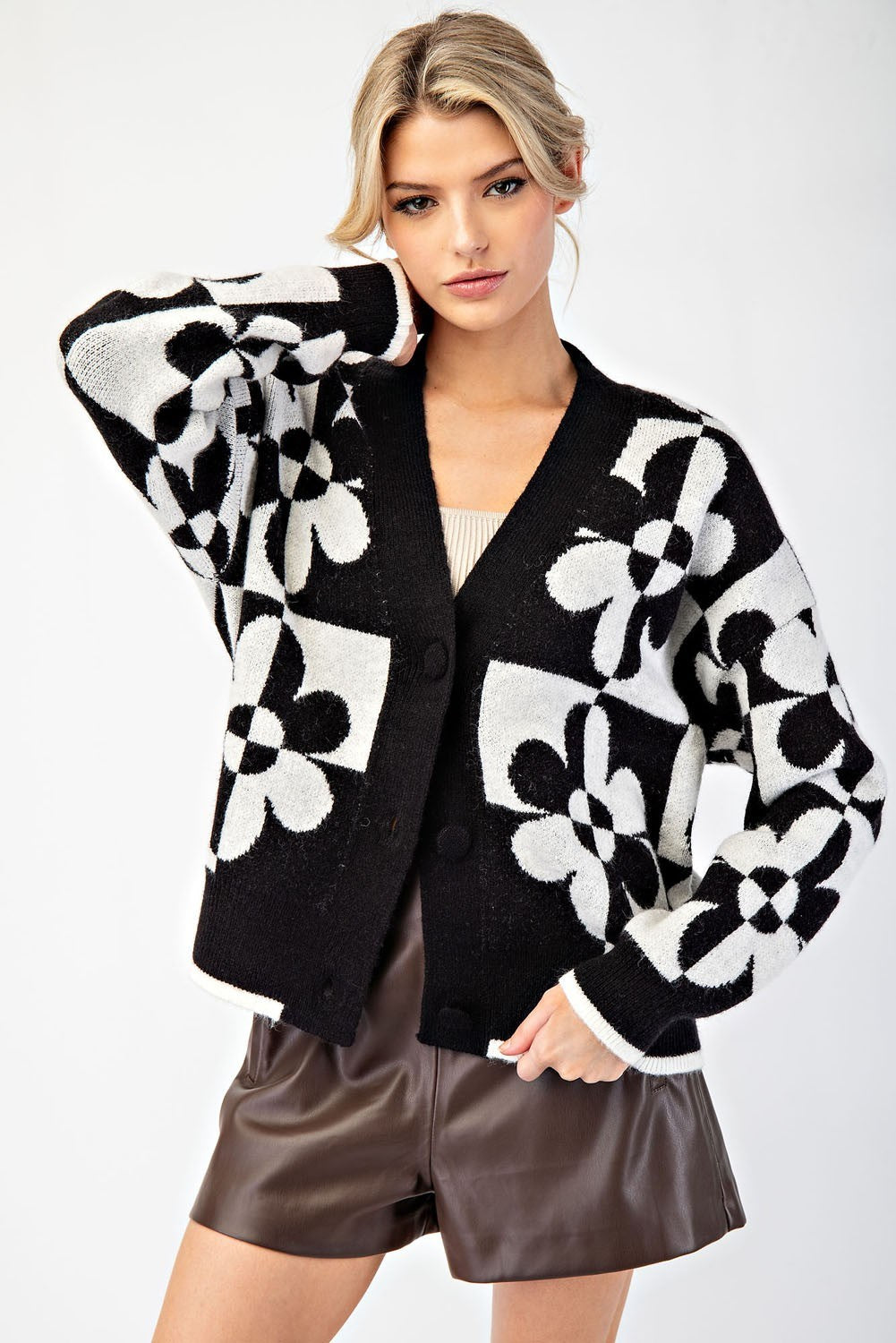 PATTERN BUTTON DOWN CARDIGAN