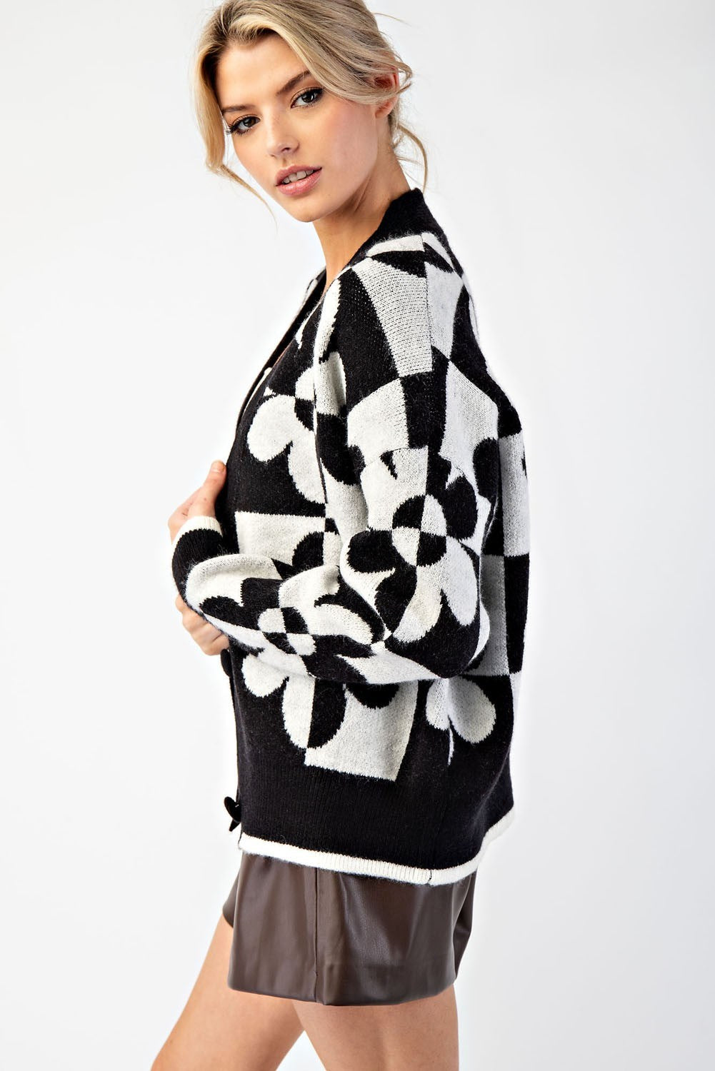 PATTERN BUTTON DOWN CARDIGAN