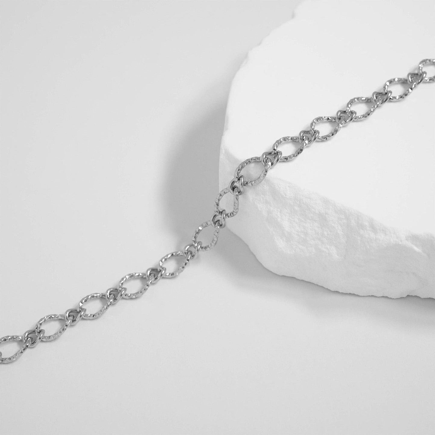 18K Gold PVD Stainless Steel Hammered Oval Chain Bracelet