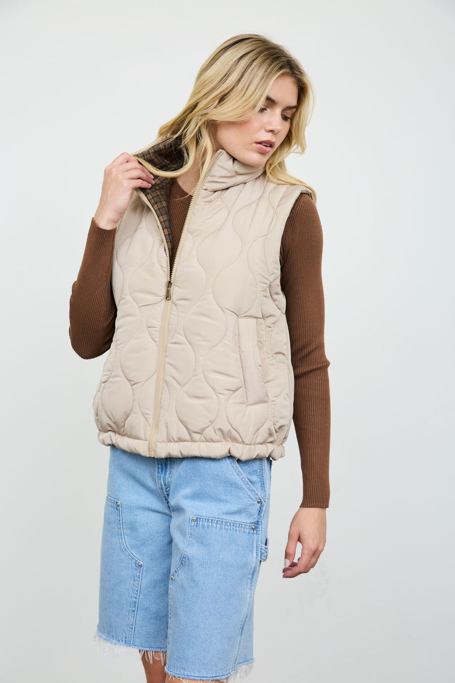 KHAKI PLAID COLLAR QUILTED ZIP-UP VEST