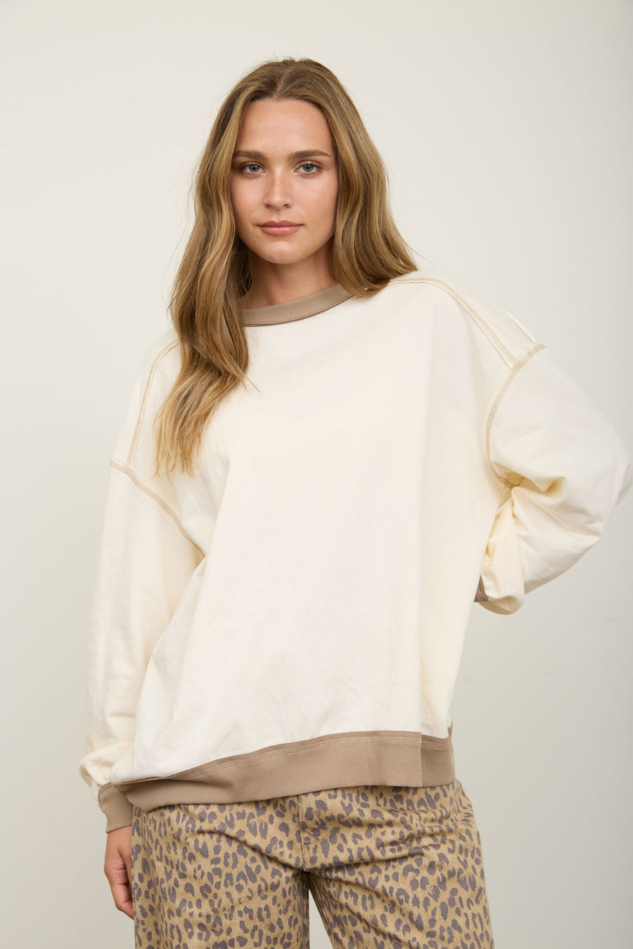 OATMEAL EXPOSED SEAM CONTRAST TRIM KNIT TOP