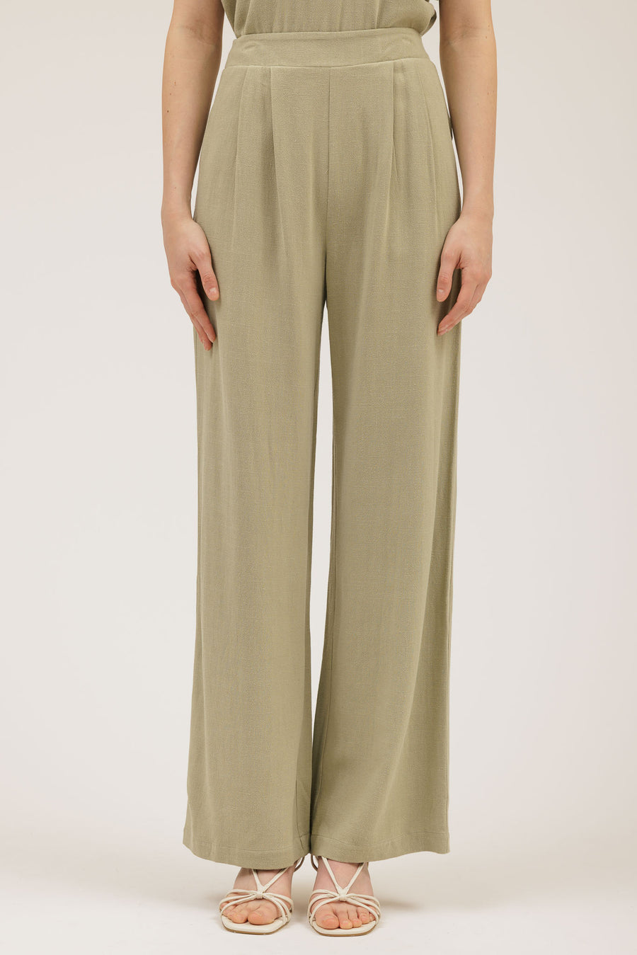 OLIVE LINEN SHORT FOLD SLEEVE BOXY CUT TOP AND HIGH WAIST WIDE LEG PLEATED LINEN PANTS