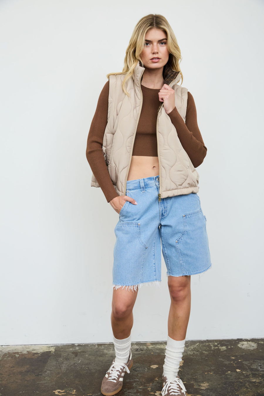 KHAKI PLAID COLLAR QUILTED ZIP-UP VEST