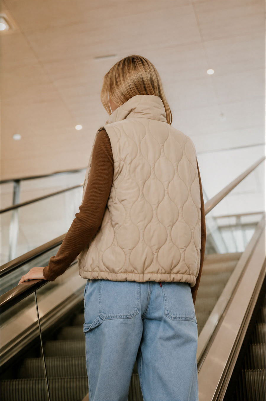 KHAKI PLAID COLLAR QUILTED ZIP-UP VEST